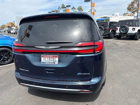 Used 2023 Chrysler Pacifica Limited FWD image 16