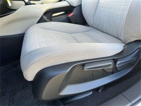 Used 2023 Honda HR-V LX image 19