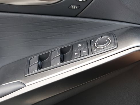 Used 2024 Lexus IS 500 RWD image 17