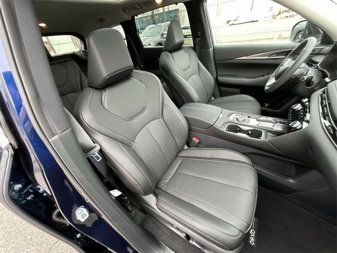 New 2026 INFINITI QX60 Luxe image 16