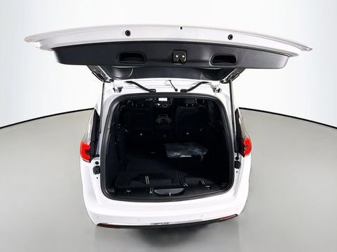 New 2026 Chrysler Pacifica Select FWD image 24