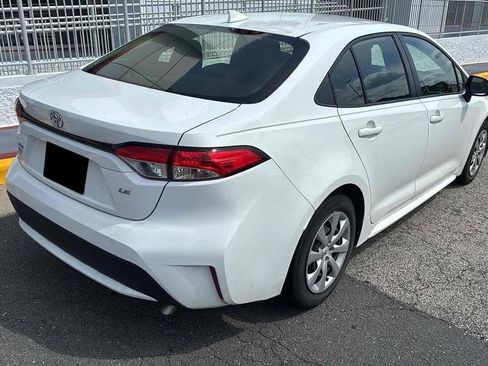 Used 2022 Toyota Corolla LE FWD image 6