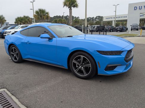 Used 2025 Ford Mustang Premium image 2