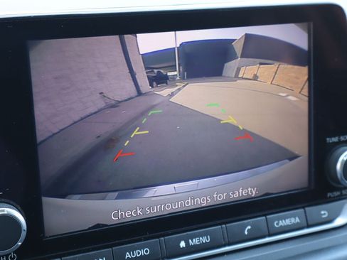 Used 2023 Nissan Rogue SV FWD image 7