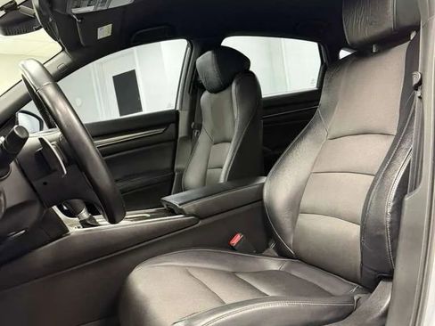 Used 2018 Honda Accord Sport image 7