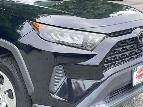 Used 2021 Toyota RAV4 LE AWD/4WD image 12