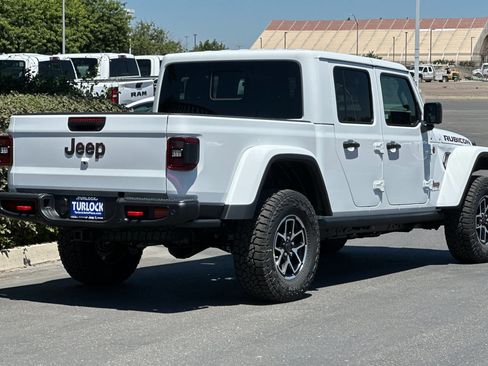 New 2025 Jeep Gladiator Rubicon image 4
