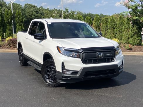 Used 2025 Honda Ridgeline Sport+ image 2