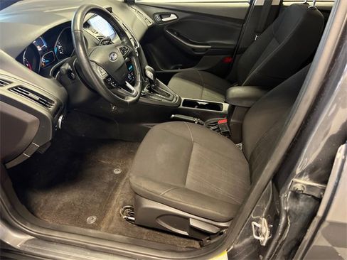 Used 2017 Ford Focus SEL w/ Cold Weather Package image 6