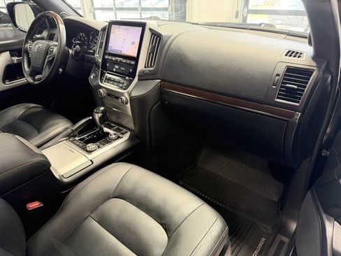 Used 2020 Toyota Land Cruiser Heritage Edition AWD/4WD image 11