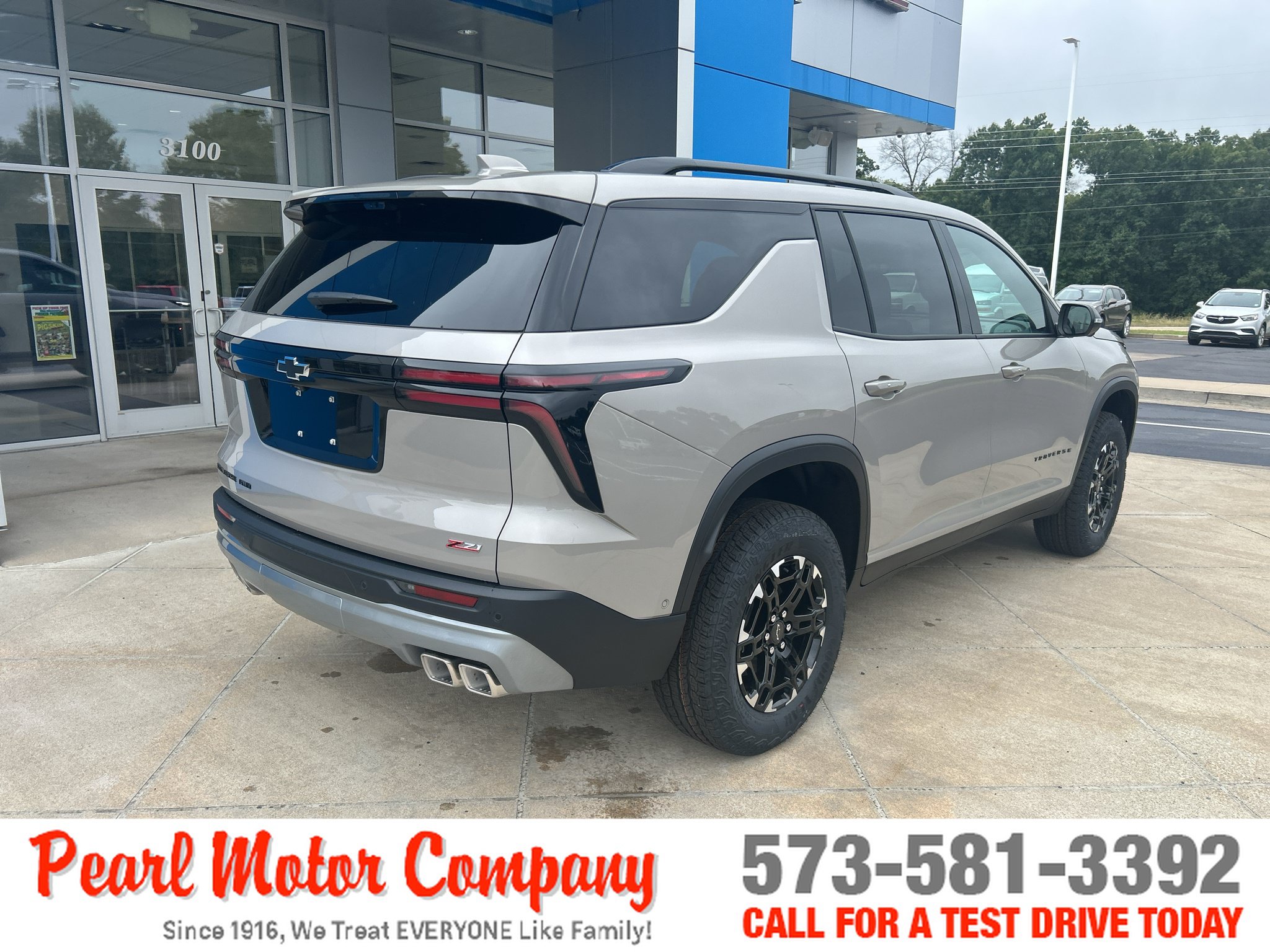 New 2027 Chevrolet Traverse Z71 w/ Enhanced Driving Package AWD/4WD image 4