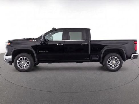 Used 2025 Chevrolet Silverado 2500 LTZ w/ LTZ Plus Package AWD/4WD image 3