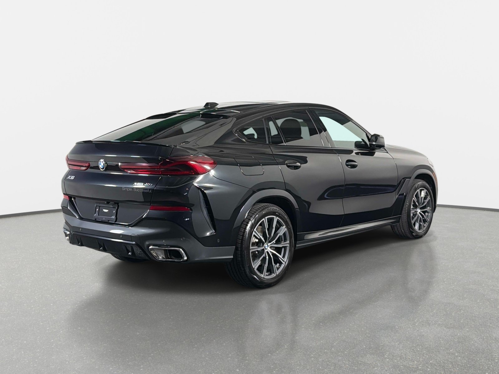 Used 2024 BMW X6 xDrive40i w/ Parking Assistance Package AWD/4WD image 3
