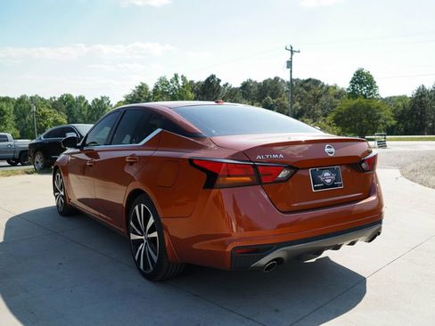 Used 2020 Nissan Altima 2.5 SR w/ Premium Package FWD image 4