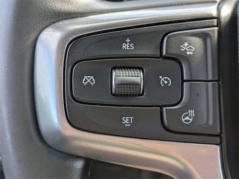 Used 2023 Chevrolet Suburban Premier image 29