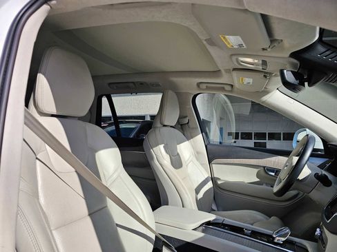 Used 2023 Volvo XC90 T8 Ultimate w/ Lounge Package image 12