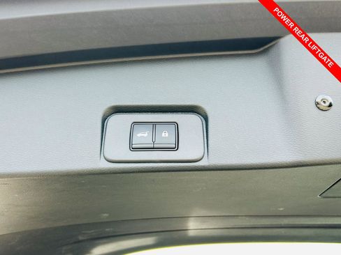 Used 2023 Nissan Rogue SV w/ SV Premium B Package image 9