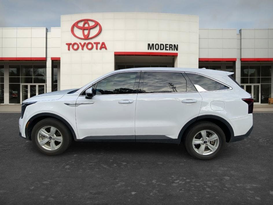 Used 2025 Kia Sorento LX FWD image 20