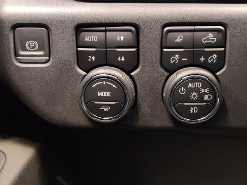 Used 2023 Chevrolet Silverado 1500 LT Trail Boss w/ LT Trail Boss Premium Package AWD/4WD image 26