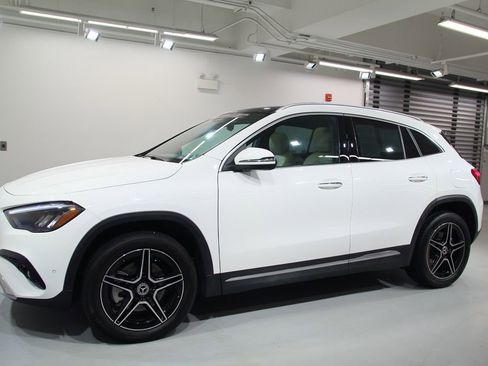 Certified 2026 Mercedes-Benz GLA 250 4MATIC image 3