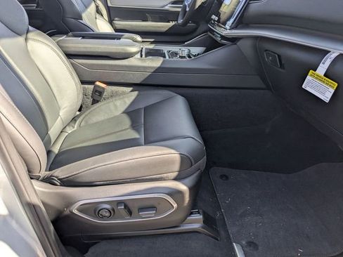 New 2026 Jeep Grand Wagoneer 2WD w/ Premium Group I image 34