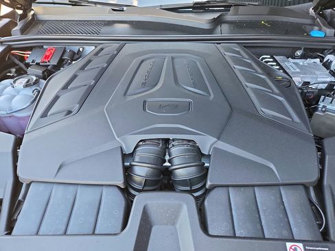 New 2026 Porsche Cayenne GTS image 32