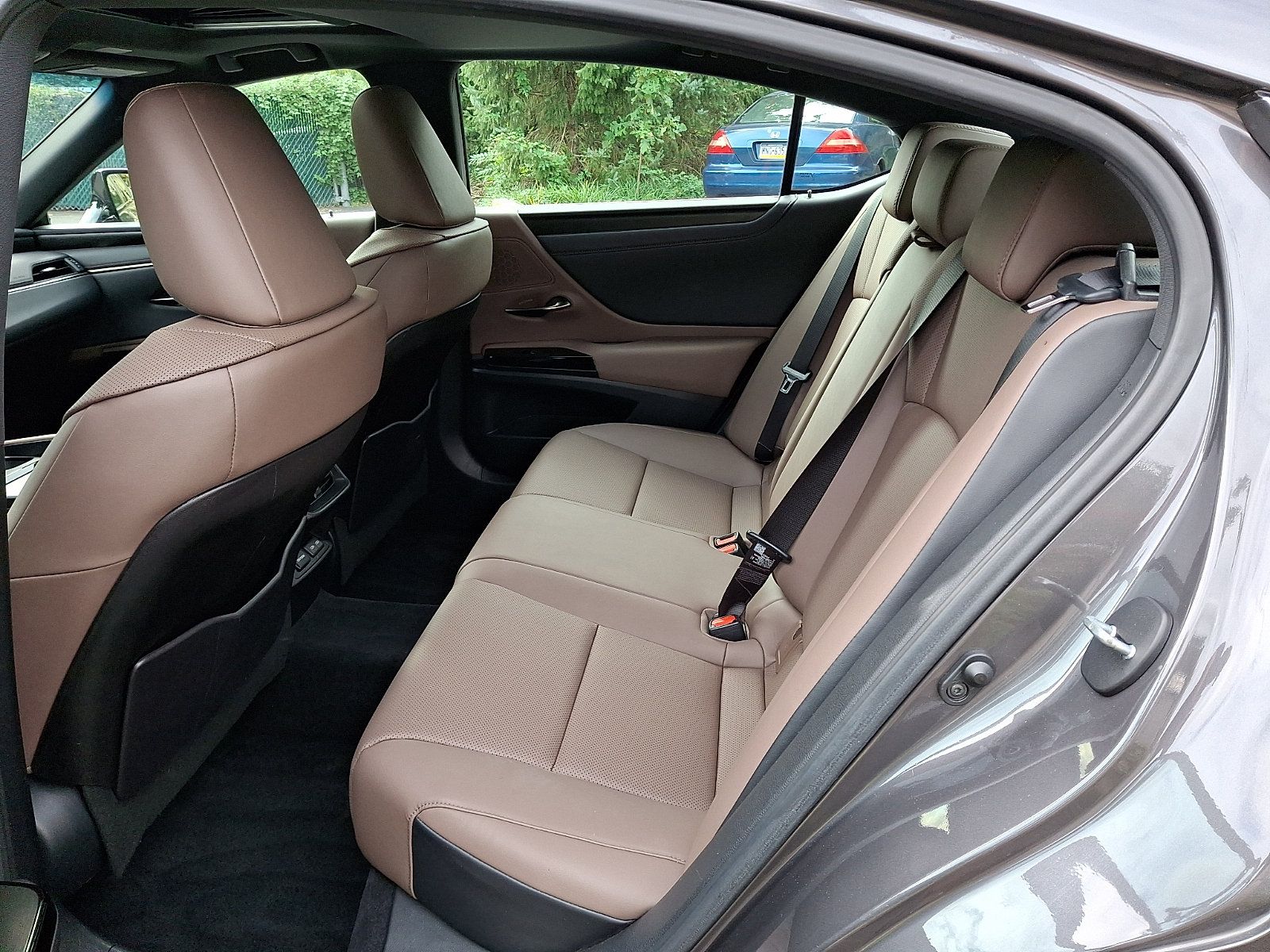 Certified 2023 Lexus ES 350 w/ Premium Package FWD image 10