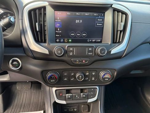 Used 2022 GMC Terrain SLT w/ Tech Package image 22