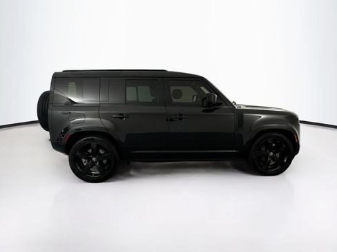 Used 2025 Land Rover Defender 110 X-Dynamic SE AWD/4WD image 4