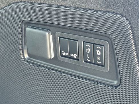 New 2026 Cadillac Escalade Platinum Sport w/ LPO, ONYX Package AWD/4WD image 6