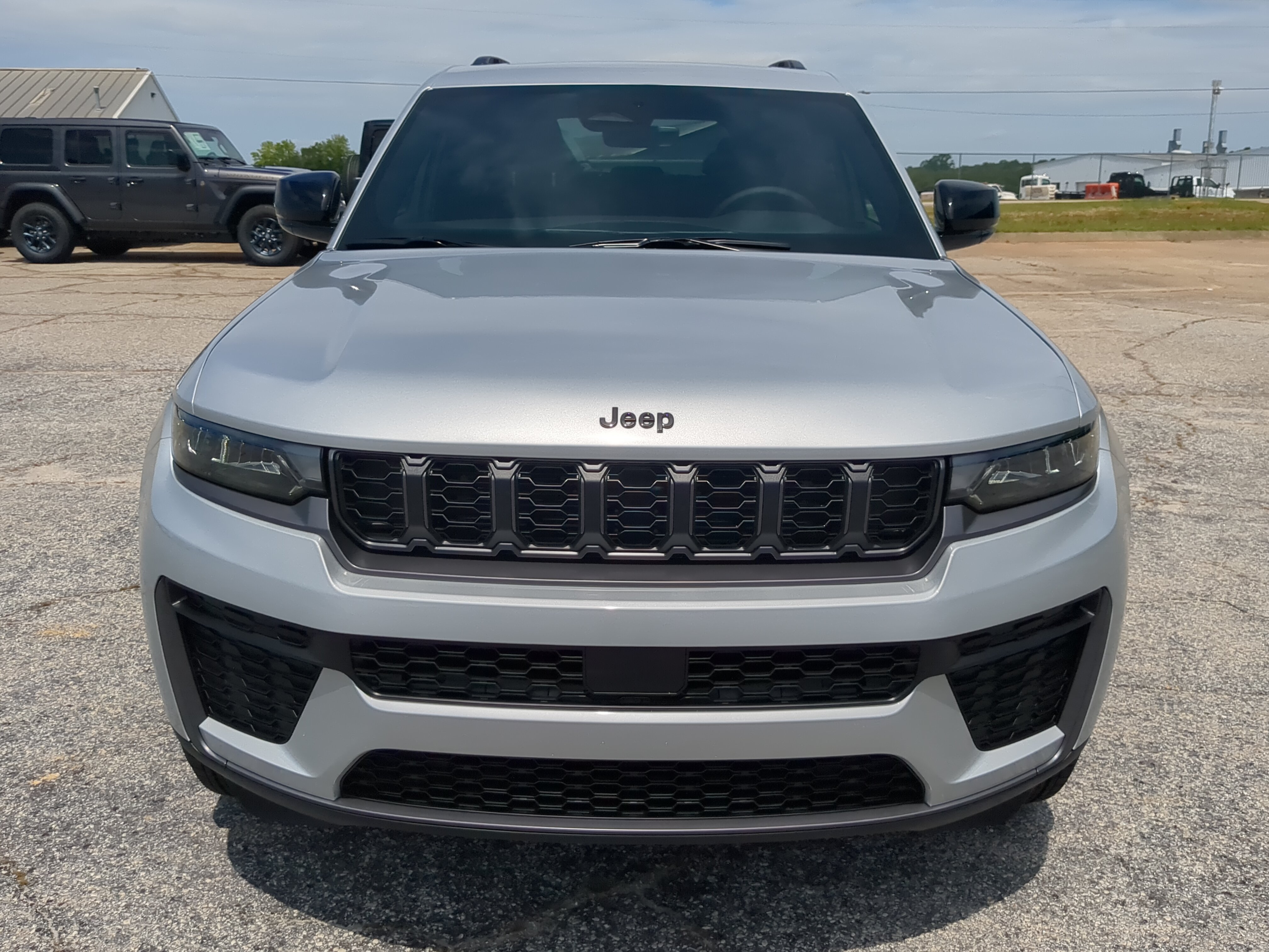New 2026 Jeep Grand Cherokee Altitude RWD image 7