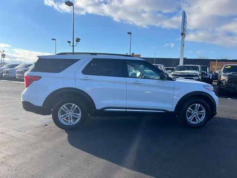Used 2023 Ford Explorer XLT w/ Equipment Group 202A image 6