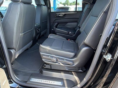 New 2026 Chevrolet Suburban Premier AWD/4WD image 19