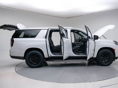 Used 2021 Chevrolet Suburban LT image 14