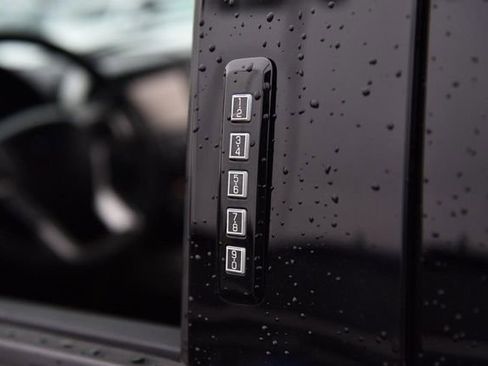 Used 2015 Ford F150 Lariat image 9