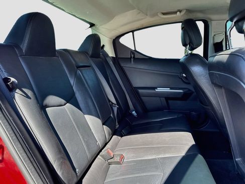 Used 2010 Dodge Avenger R/T FWD image 22