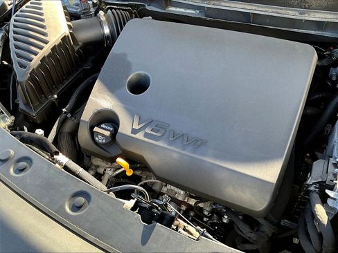 Used 2024 Buick Enclave Premium AWD/4WD image 34