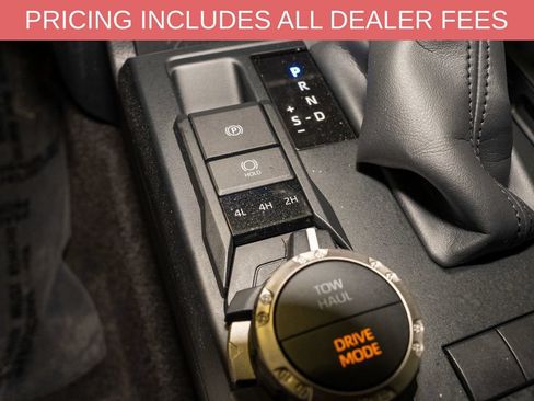 Used 2025 Toyota 4Runner SR5 AWD/4WD image 16