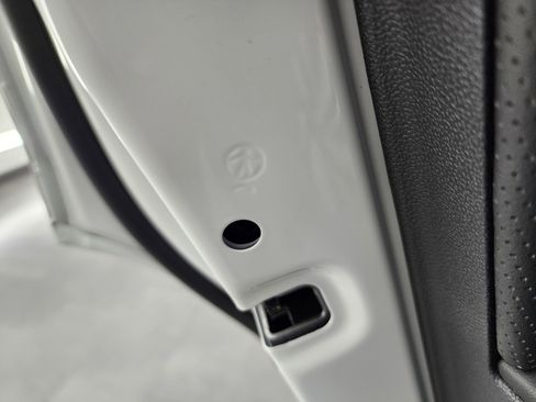 Used 2025 Volkswagen Atlas SE image 39