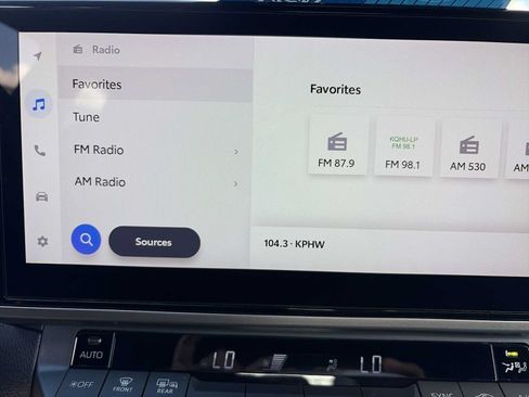 Used 2025 Toyota Camry SE FWD image 12