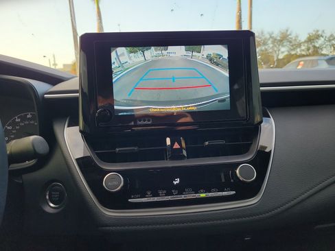 Used 2025 Toyota Corolla SE image 28