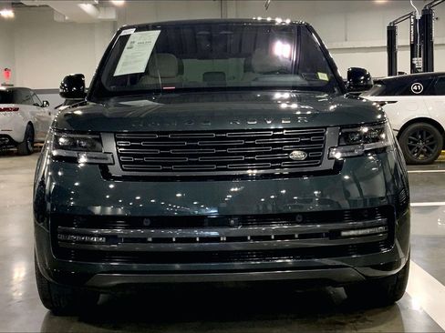 Used 2023 Land Rover Range Rover SE image 2