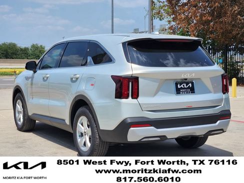 New 2026 Kia Sorento LX FWD image 4