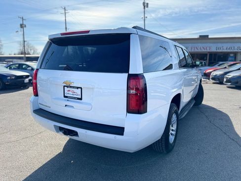 Used 2015 Chevrolet Suburban LT image 3
