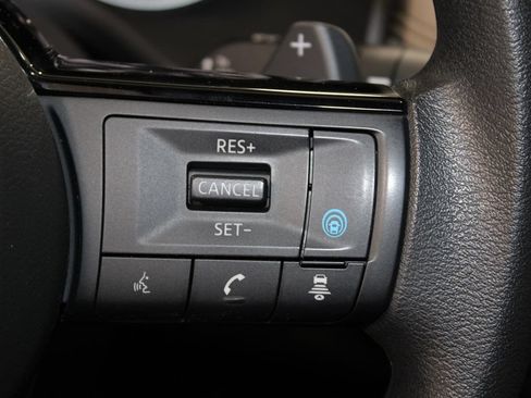 Used 2023 Nissan Rogue SV FWD image 35