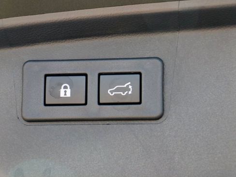 Used 2025 Subaru Outback Premium image 33