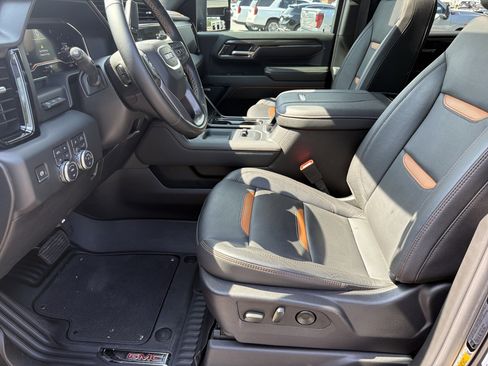 Used 2024 GMC Sierra 2500 AT4 w/ AT4 Premium Plus Package AWD/4WD image 10