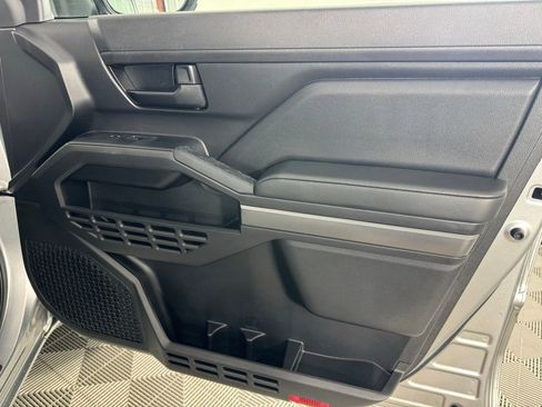 Used 2025 Toyota Tacoma SR5 AWD/4WD image 29
