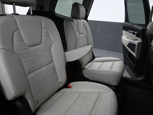 Used 2021 Kia Telluride SX w/ SX Prestige Package image 24