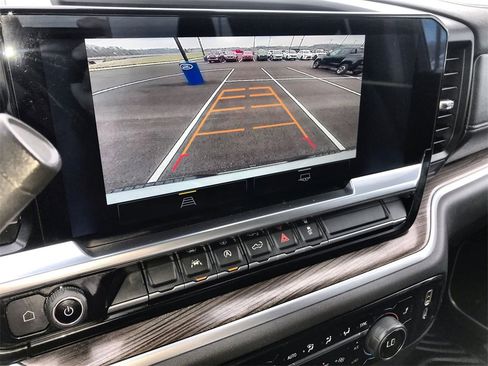 Used 2022 Chevrolet Silverado 1500 LT image 17